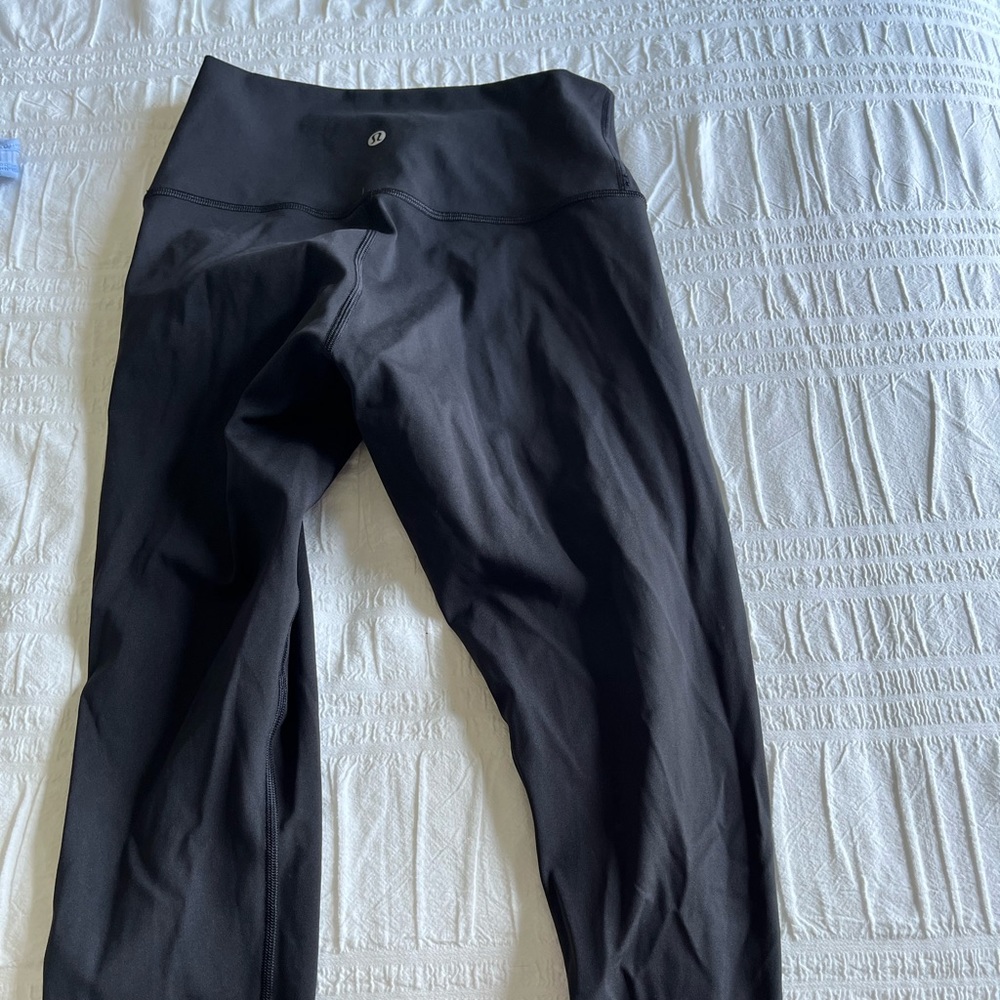 Black lululemon wunderunder leggings